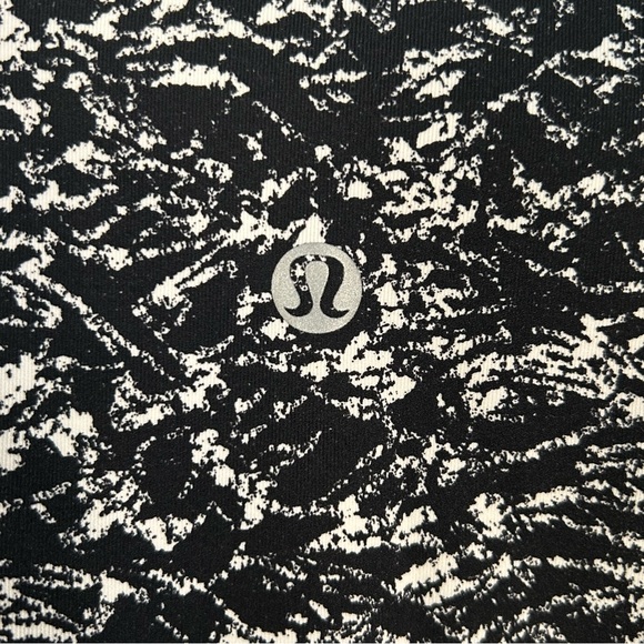 Lululemon wunder under ice breaker size 4 leggings black white 27” - Picture 8 of 11